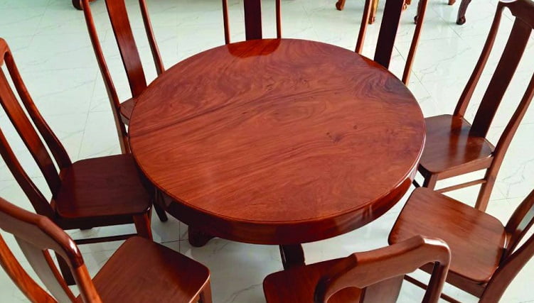 Bộ bàn ghế ăn làm từ gỗ gõ đỏ